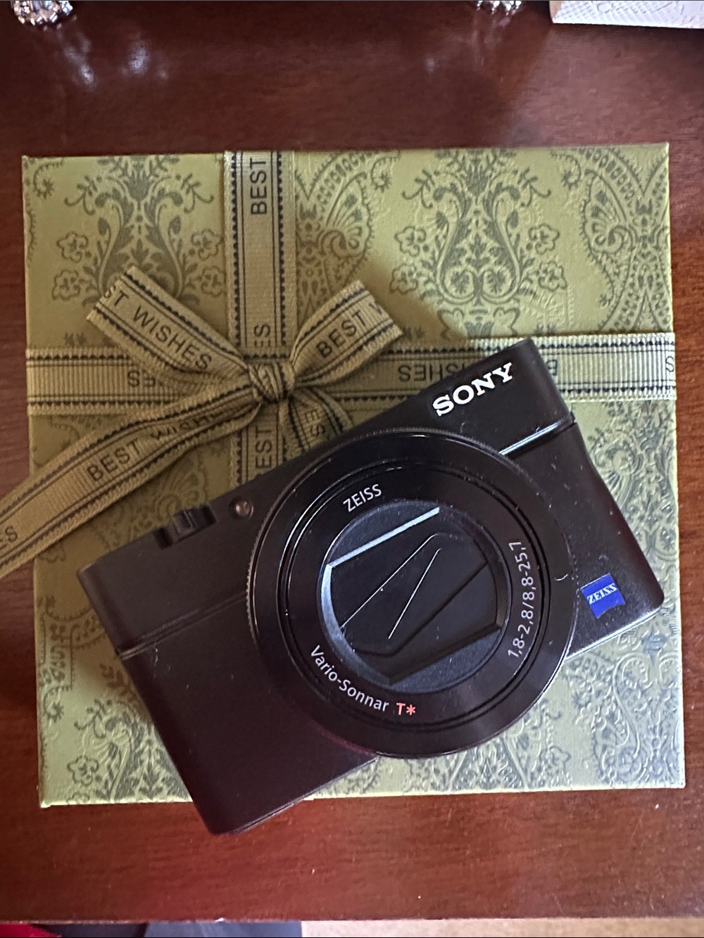 Sony Black Point-and-Shoot Camera with Zeiss Lens